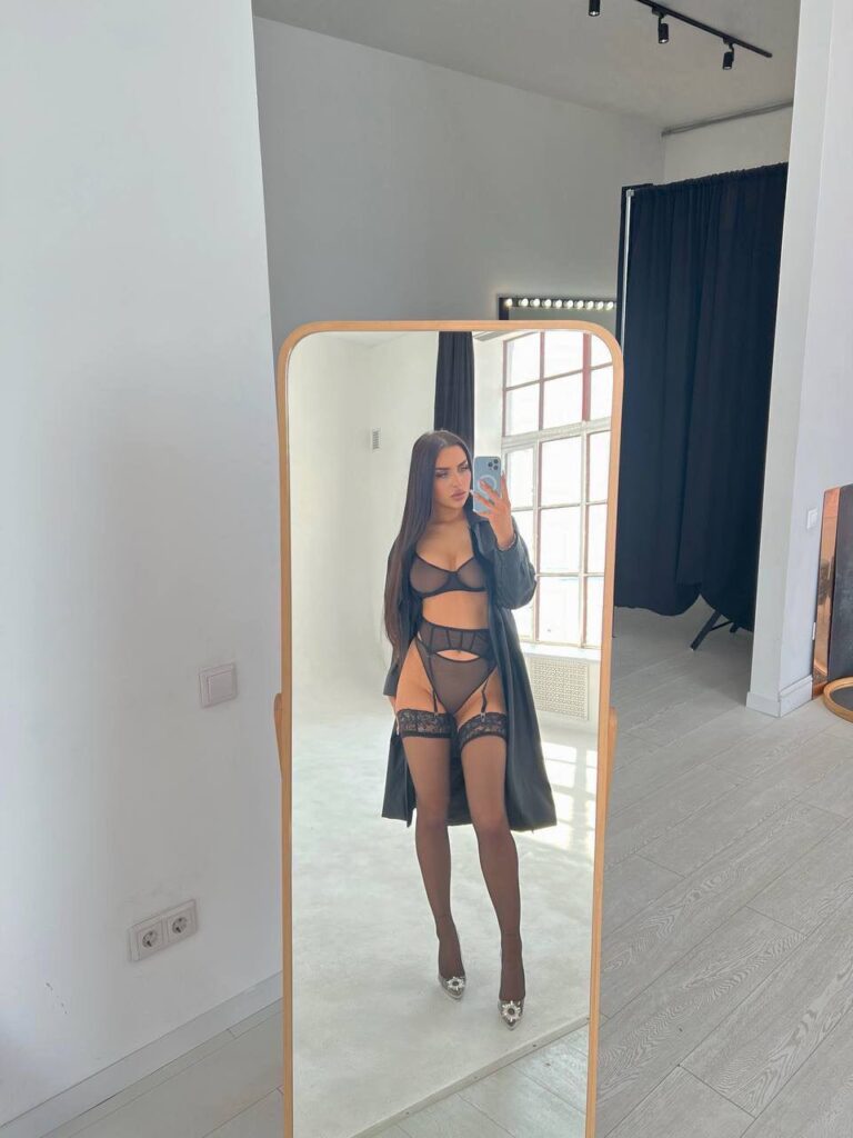 Девушка на час Сьюзи Premium Models