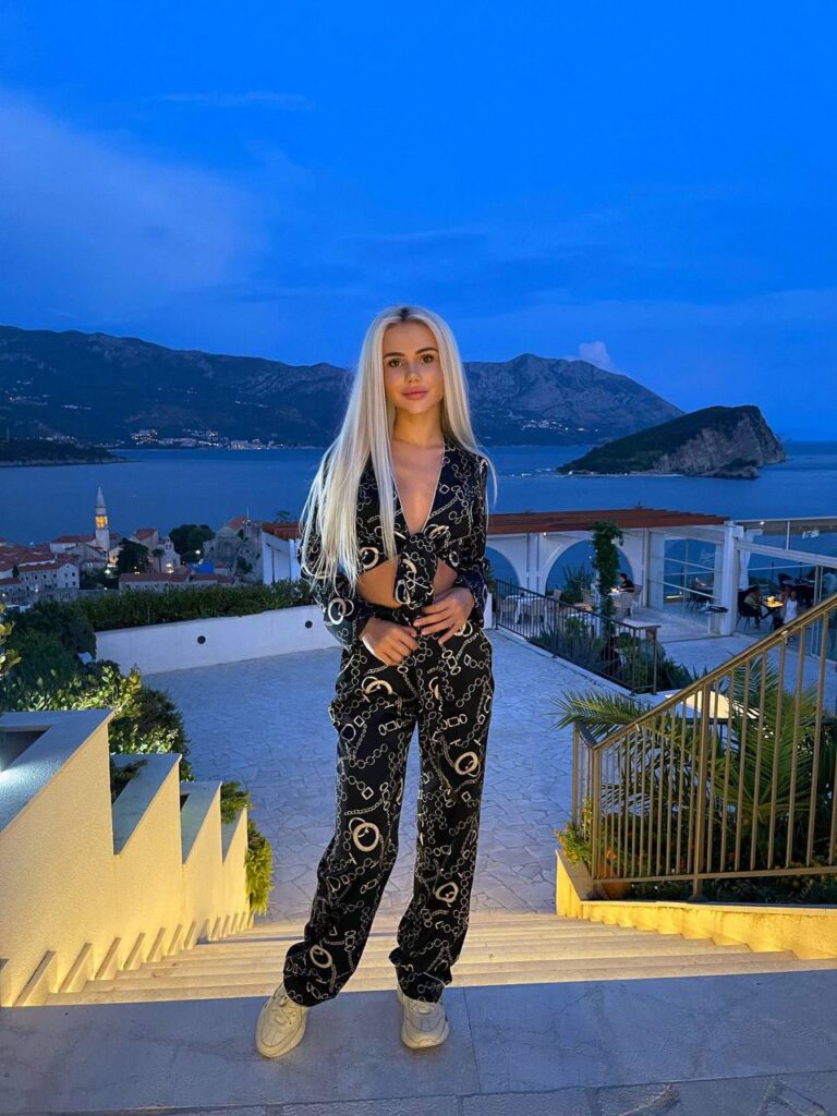 Эскорт-модель Диана Drive Models